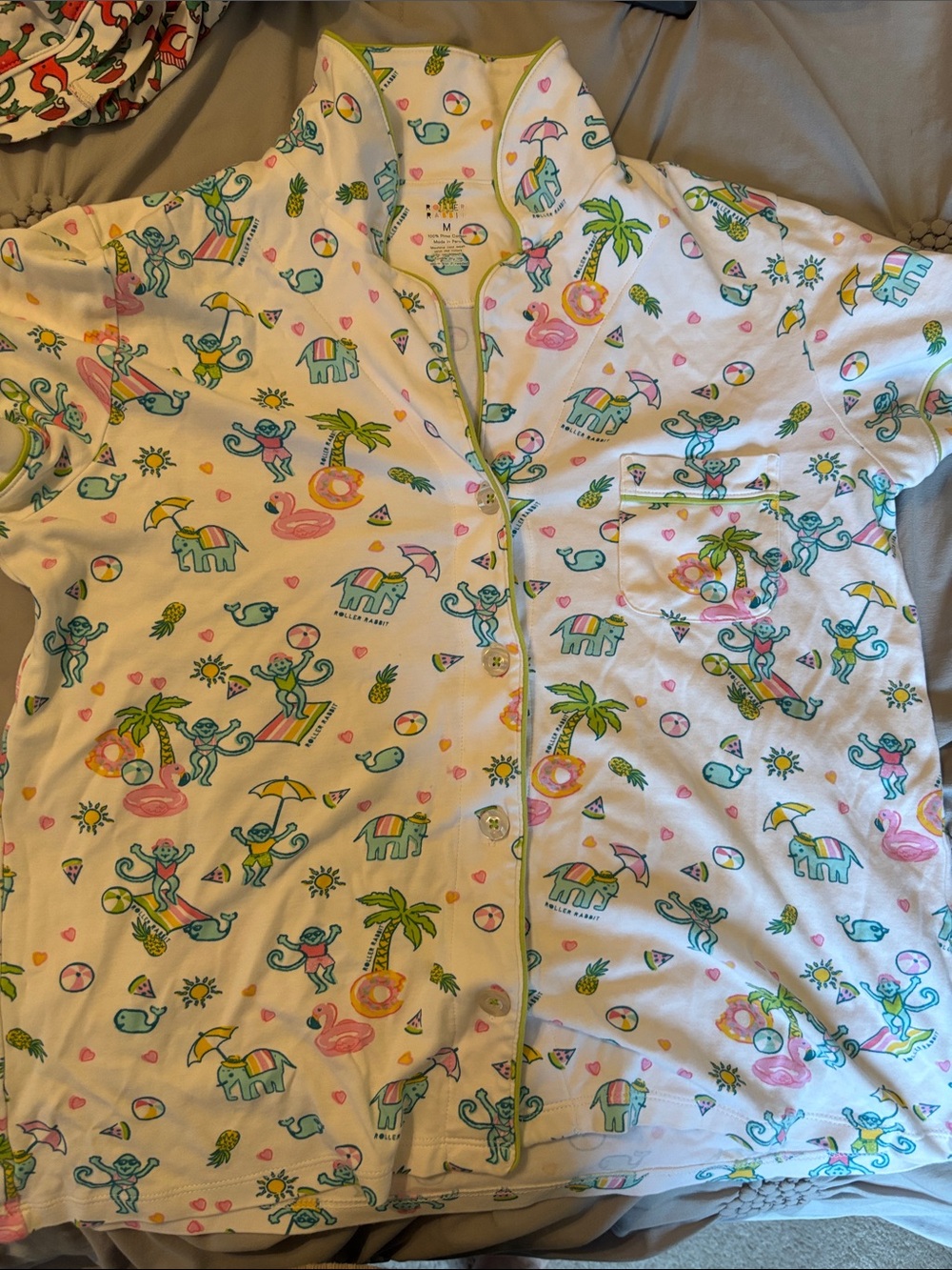 Roller Rabbit White Cotton Pajama Shirt with Pastel Beach Print. TOP ONLY